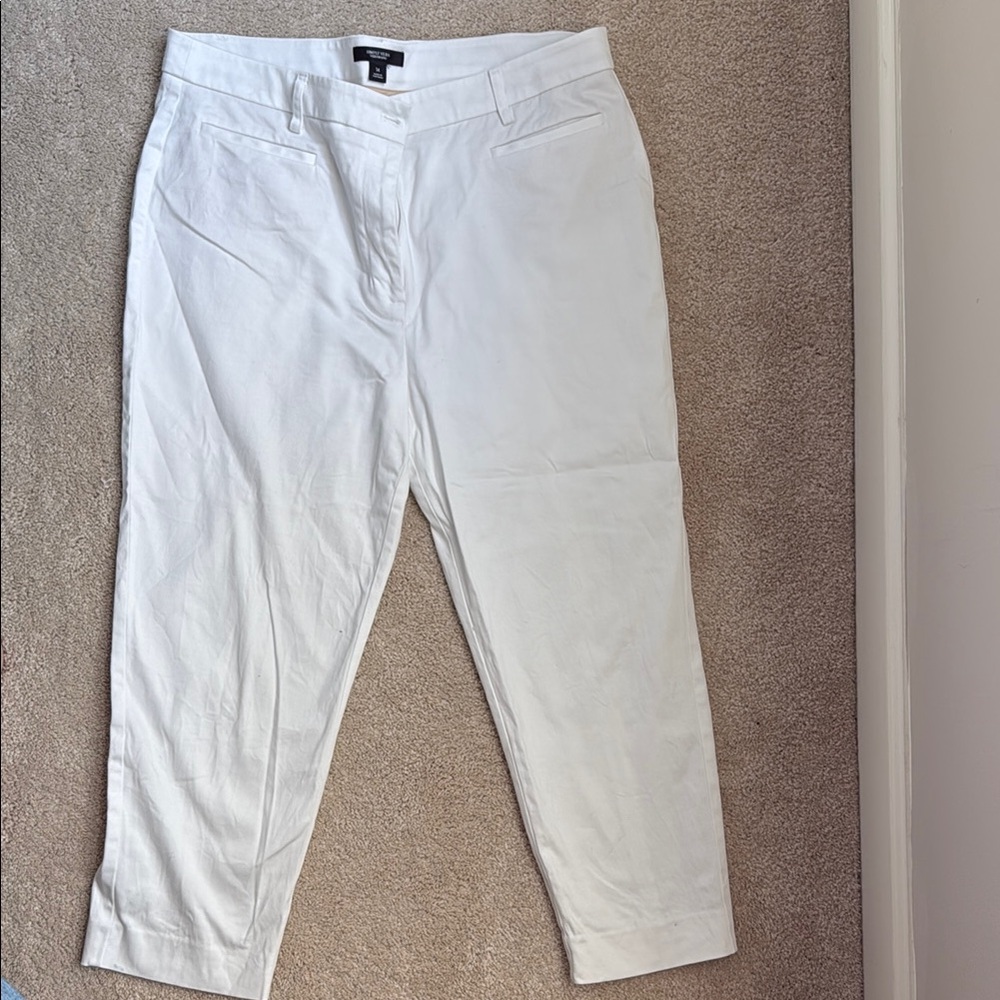 Women’s white capri dress pants